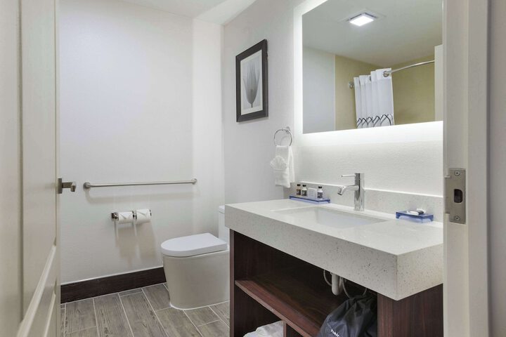 2 Queen Beds Suite Upgrade (29 of 35)