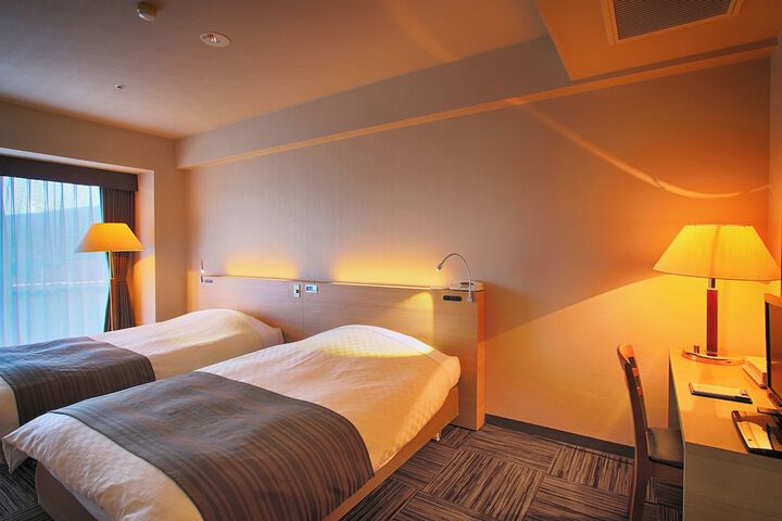 Room 10 of 82