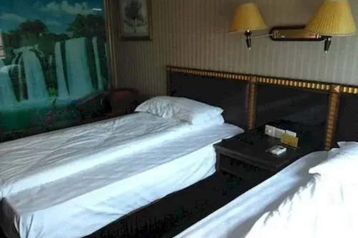 Small Xierdun Hotel