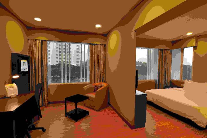 Room 13 of 33