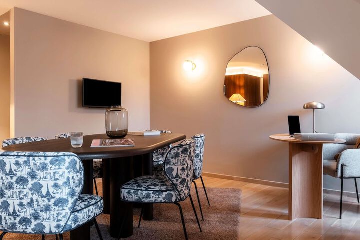 Room 10 of 52