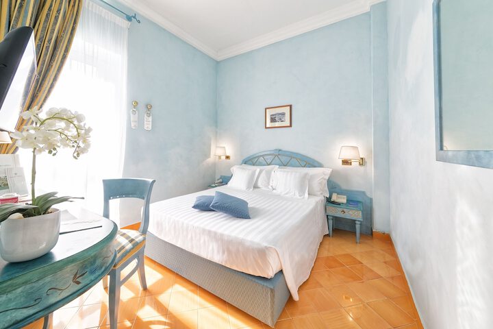 Room 10 of 94