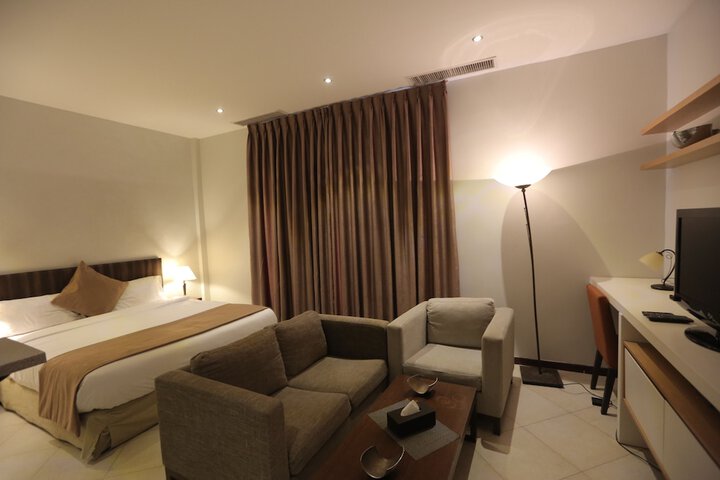 Room 6 of 68