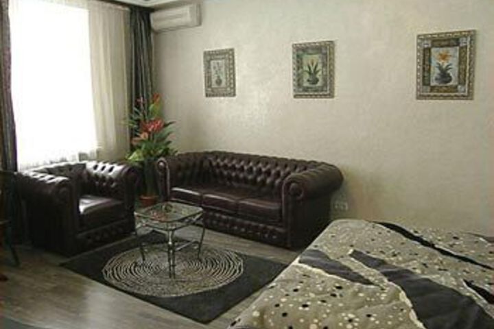 Room 2 of 6