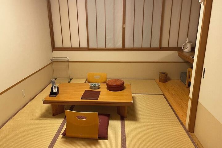 Room 17 of 68