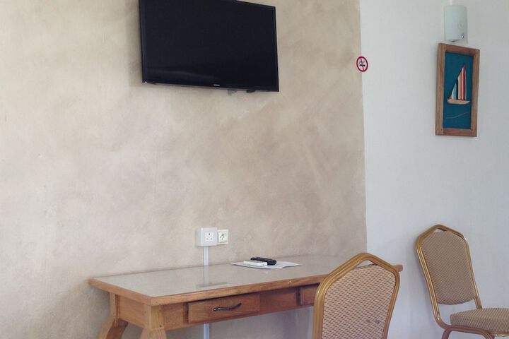 Room 12 of 36