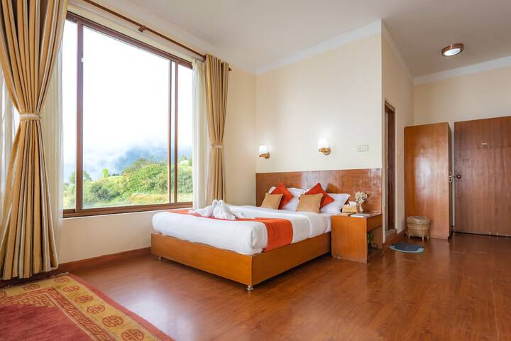 Room 2 of 30