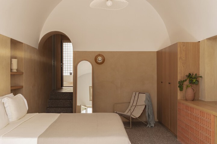 Room 13 of 81