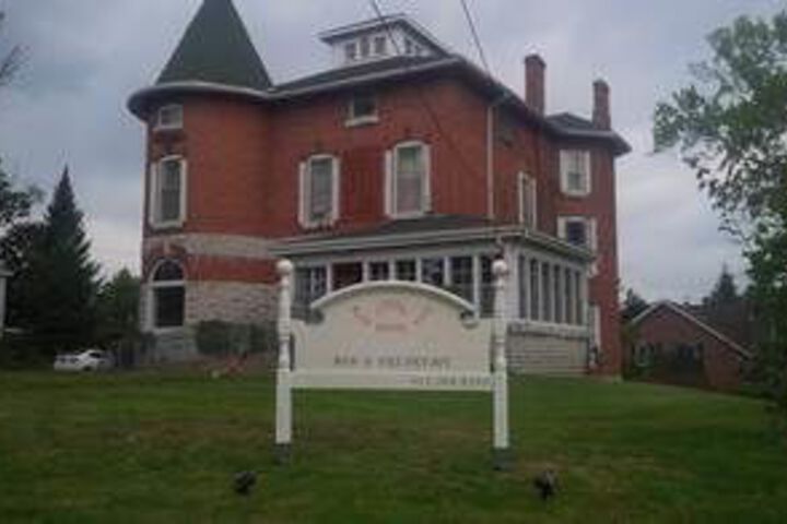 Red Door Inn