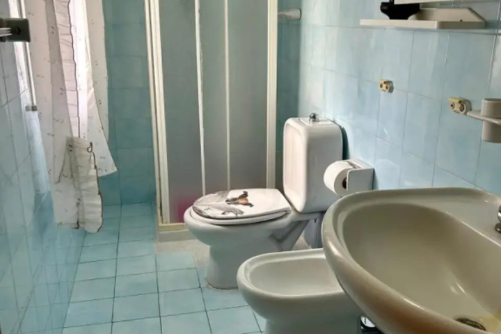 Room 7 of 17
