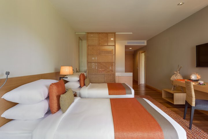 Room 10 of 177
