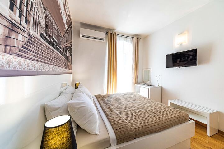 Room 19 of 44