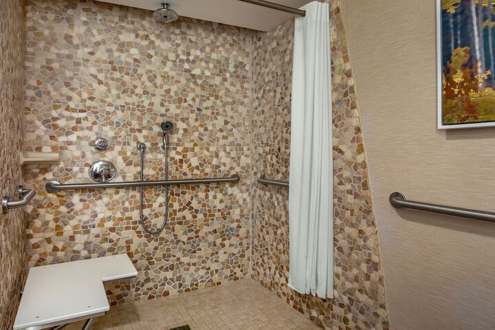 Room 53 of 151