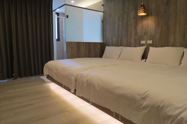 Room 9 of 45
