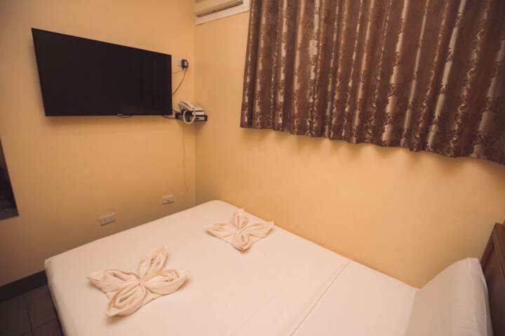 Room 4 of 23