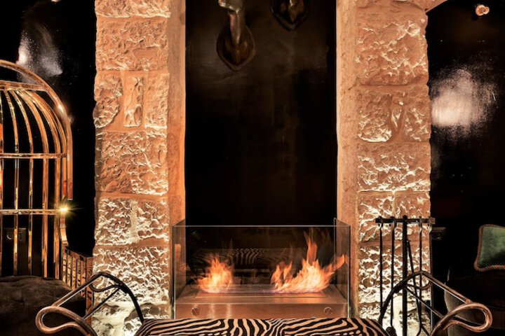 Guest Lobby