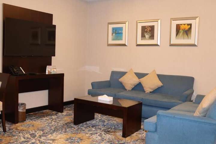 Room 4 of 6