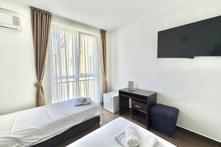 Room 4 of 73