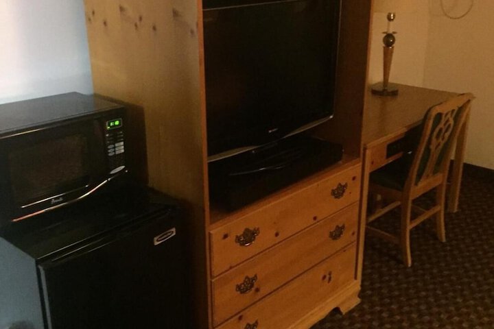 Room 17 of 27