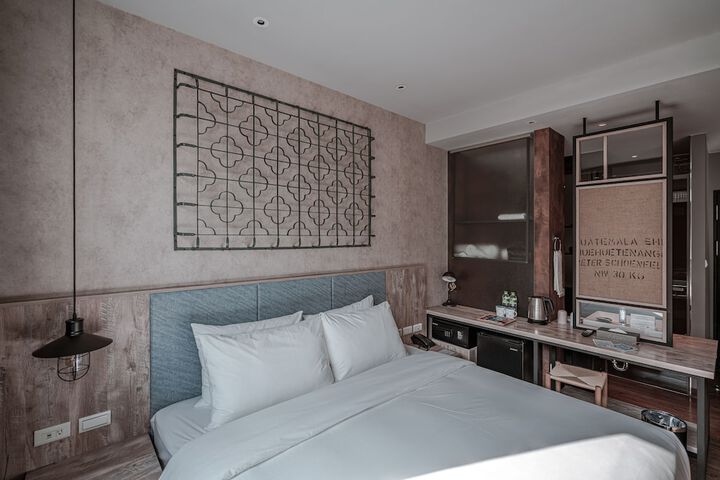 Room 9 of 62