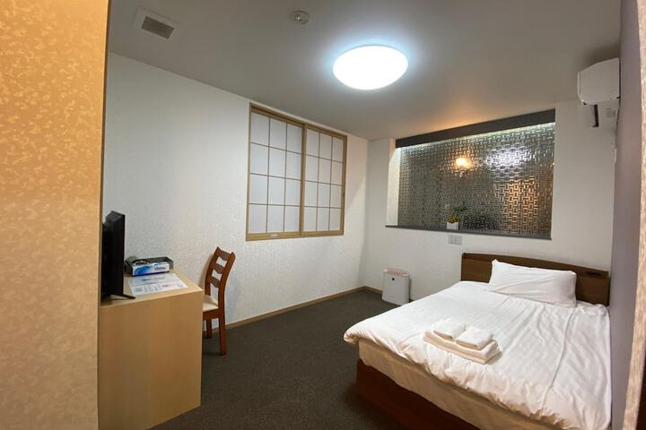 Room 14 of 34