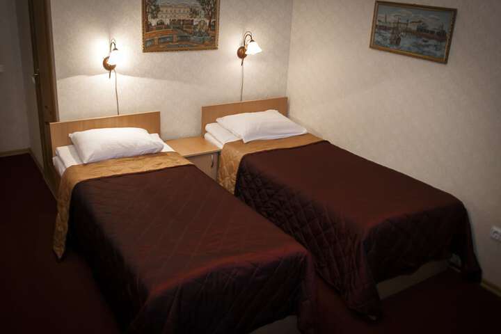 Room 10 of 45