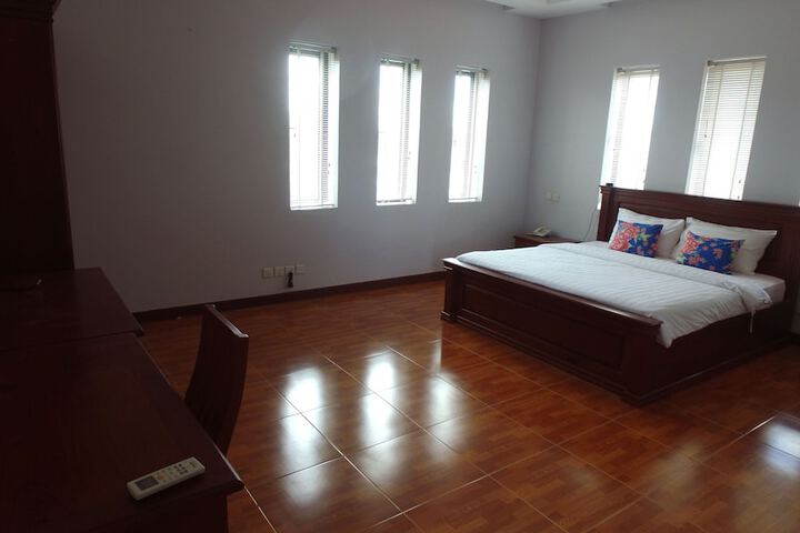 Room 5 of 41