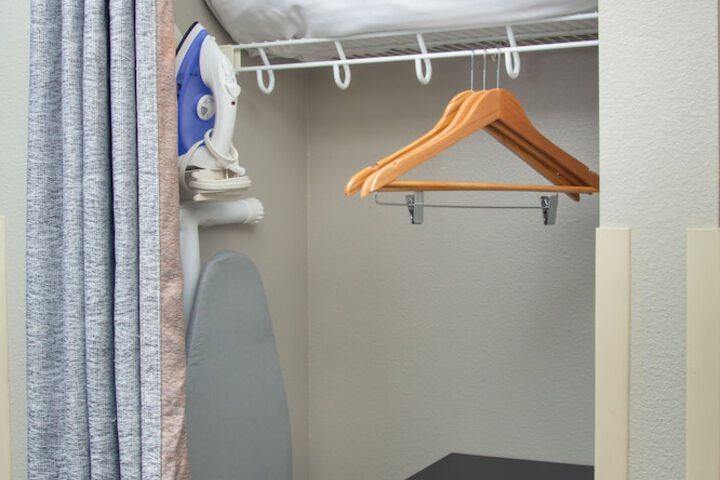 Iron/ironing board