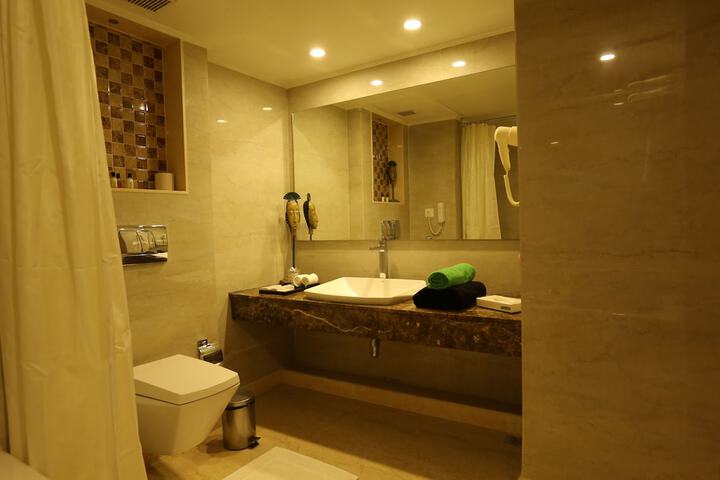 Room 19 of 35