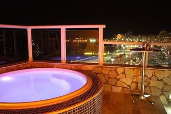 Hot Tub 23 of 27