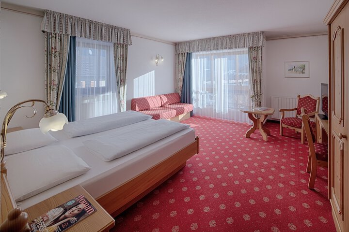 Room 6 of 32