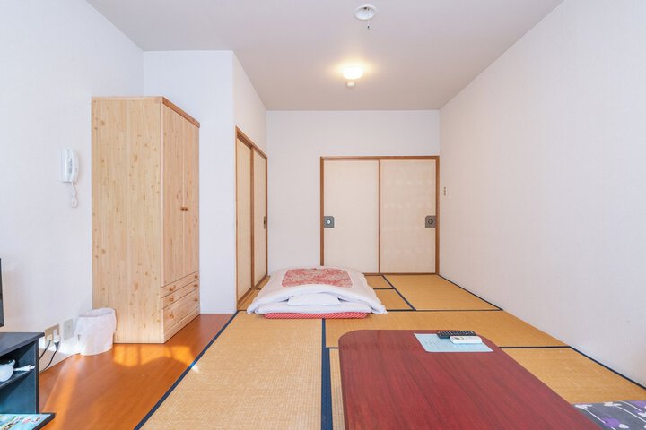 Room 14 of 26