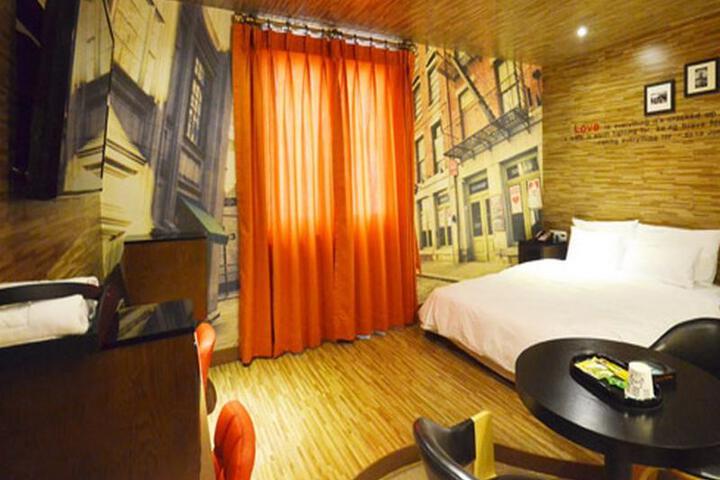Room 6 of 6