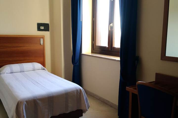 Room 21 of 54