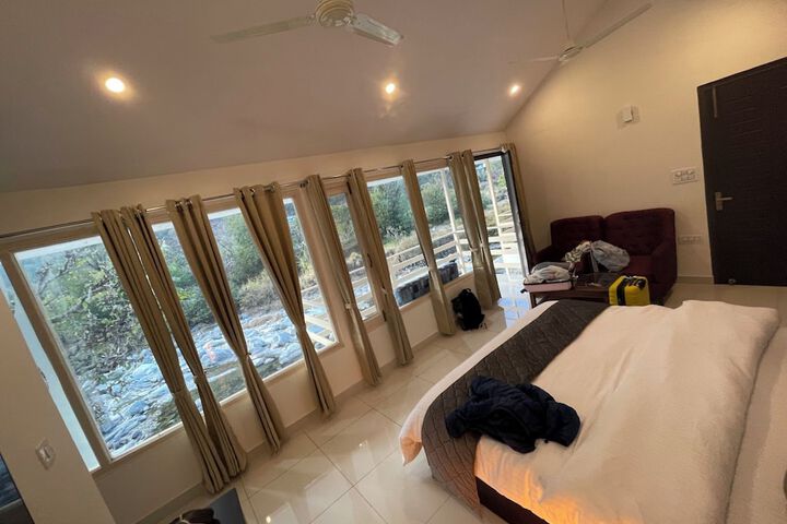 Room 3 of 16