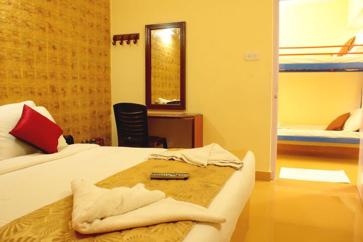 Room 11 of 33