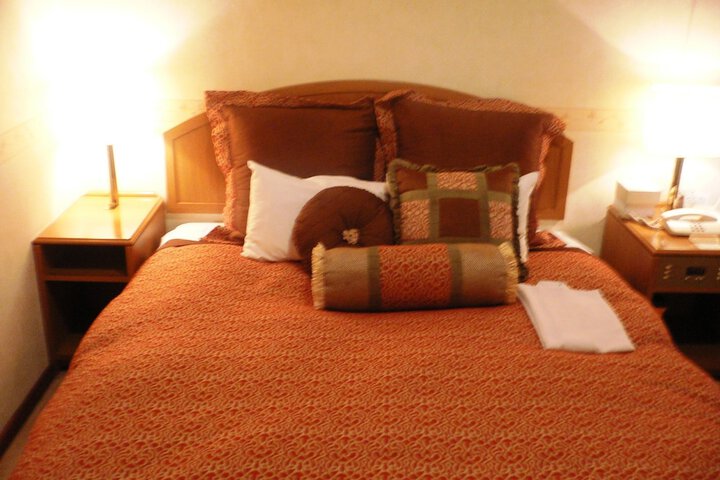 Room 8 of 37