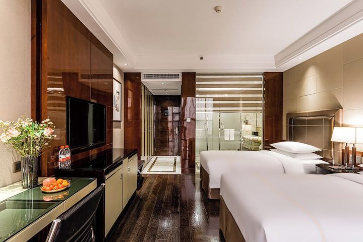 Room 9 of 30