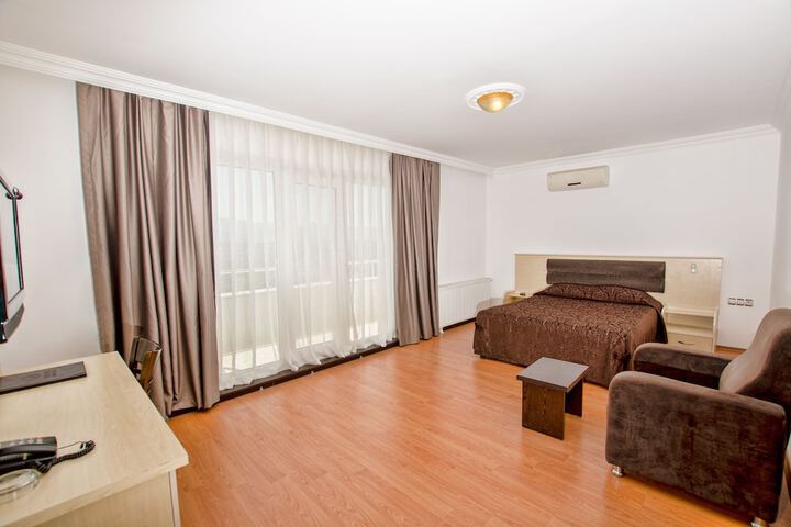 Room 8 of 64