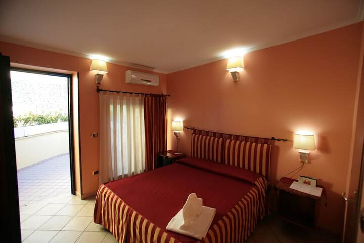Room 10 of 19