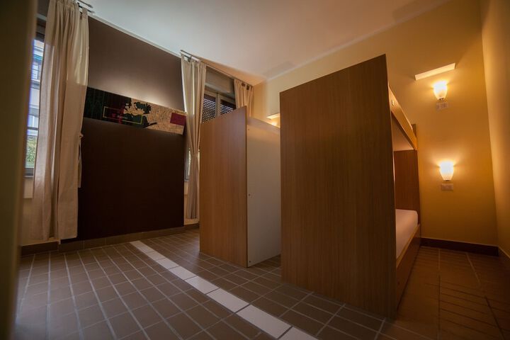 Room 5 of 45