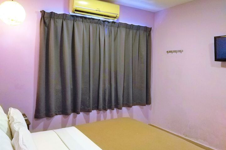 Room 17 of 36