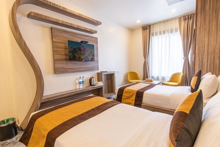 Room 4 of 24