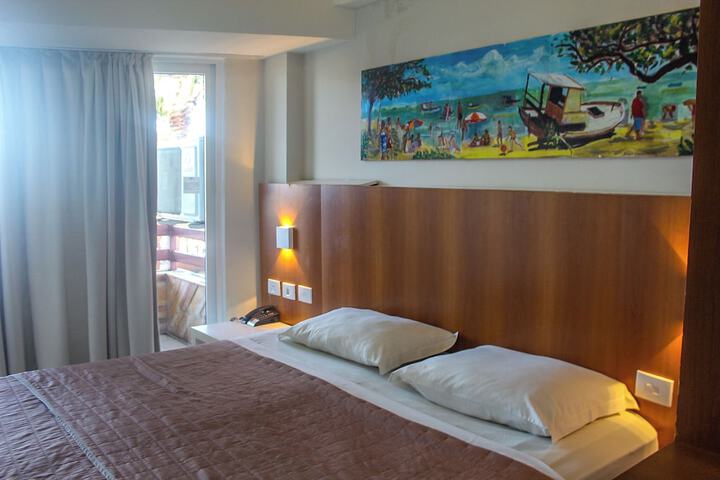 Room 11 of 64