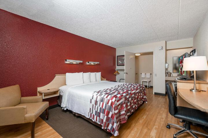 Standard | King Bed (4 of 22)