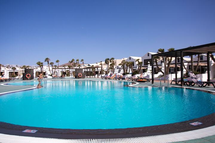 Hotel with Pool
