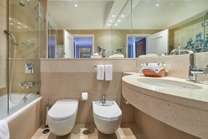 Clean Restrooms