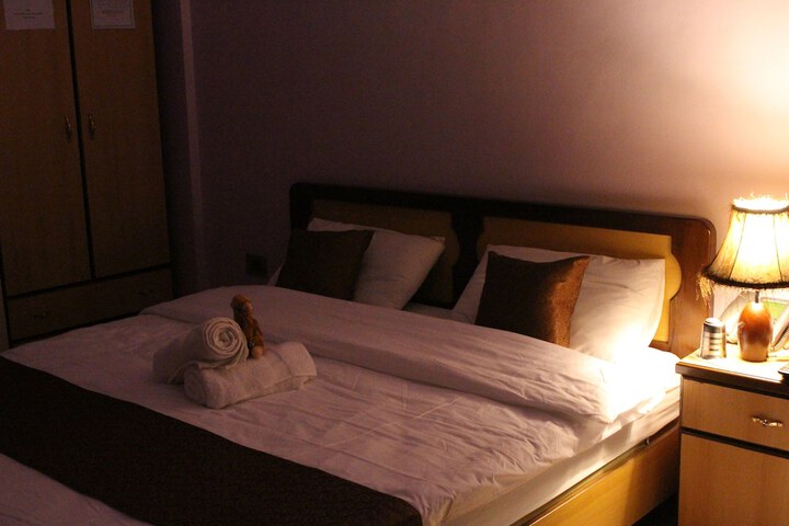 Room 25 of 44