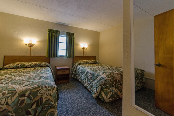 Room 135 of 216