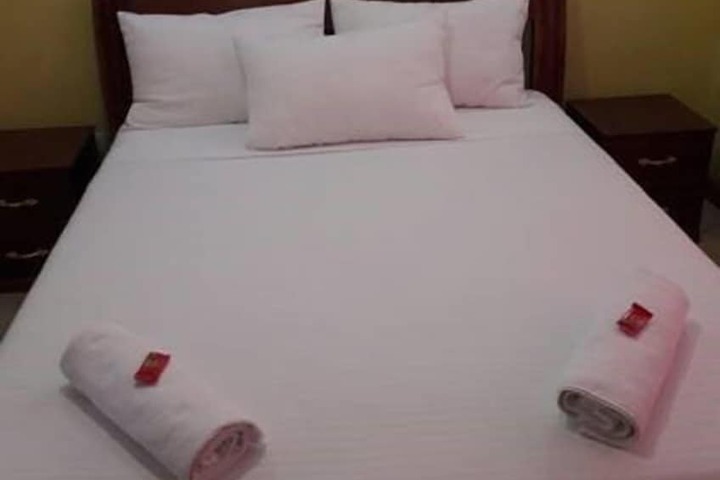 Room 3 of 8